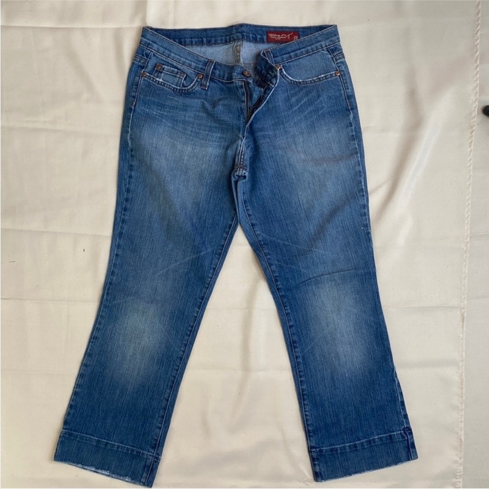 Women’s Blue 2 Washed Out Capri Denim Jeans. Size 31